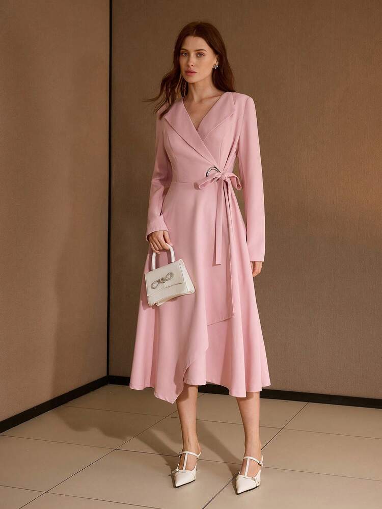 VESTIDO MIDI DE MANGA LARGA CON CINTURA ANUDADA, BAJO ASIMÉTRICO Y FLUIDO PARA MUJER, COLOR ROSA LOTO PARA OTOÑO/INVIERNO