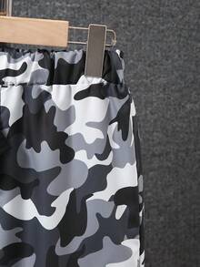 SHEIN 2pcs Set For Tween Boys: Letter Print Short Sleeve T-Shirt And Camo Print Pants