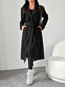 SHEIN PETITE معطف ترنش نسائي بلون موحد منسوج طويل برباط أمامي وأزرار، خريف/شتاء (1 قطعة) - الأسود - مشاهدة 1