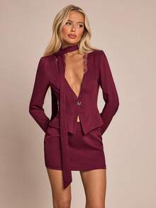 SHEIN Glamour Áo khoác blazer nữ cổ chữ V sâu không đều màu đỏ tía phối ren chắp vá thắt lưng xòe họa tiết trang trí thanh lịch kết hợp chân váy chữ A, bộ vest đỏ tía, thích hợp cho tiệc cocktail, hẹn hò, đi làm - Màu Đỏ Sâu - Xem 3