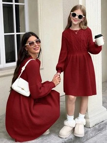 SHEIN 少女休闲/假日拼接A字收腰圆领长袖针织连衣裙，秋冬季红色毛衣连衣裙，返校日常穿着，秋季穿搭，红色连衣裙 - 酒紅色 - 查看 4