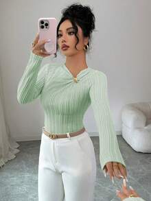 SHEIN Elenzya 女士浅黄色纯色提花纹理面料不对称金属扣V领收腰性感设计优雅高品质连衣裙，适合返校、派对、独立日等场合。 - 薄荷綠 - 查看 3