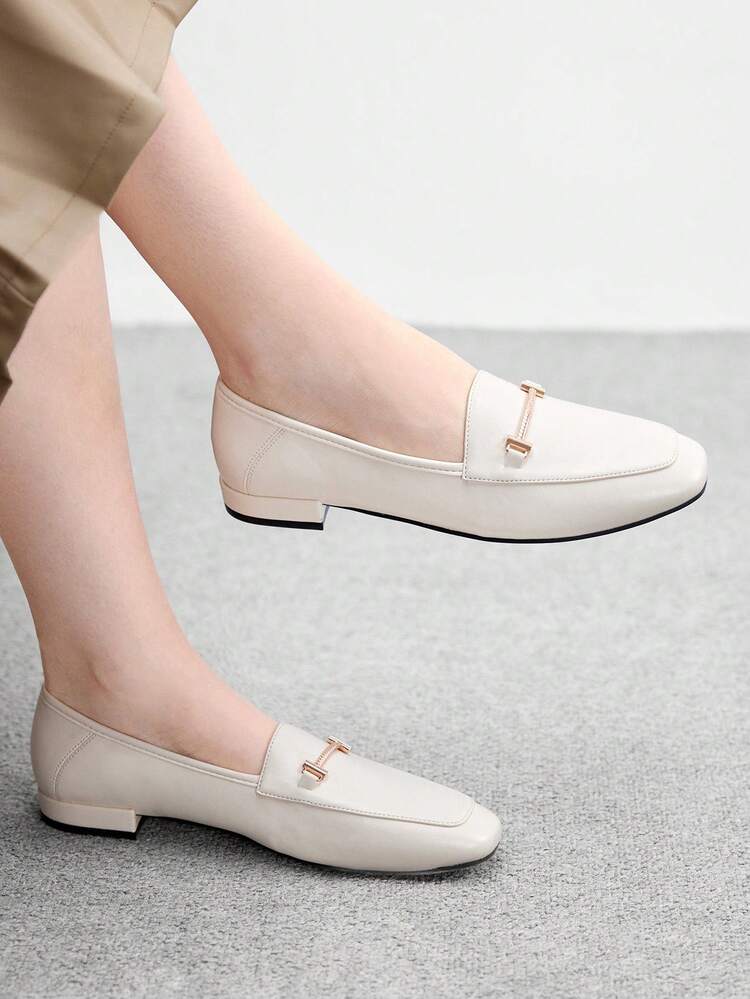 CUCCOO BIZCHIC Mocassini da donna con punta quadrata e tacco basso, nuovo stile, con fibbia in metallo beige, scarpe da donna casual e versatili, comode, beige, leggere, adatte per il pendolarismo
