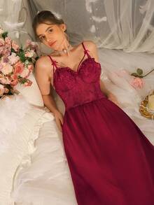 DelicateAllure 女士纯色蕾丝拼接吊带睡裙 - 酒紅色 - 查看 5