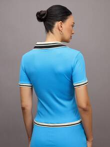 Activina Camisa polo deportiva de manga corta con ribete a rayas para mujer, de verano - Azul - Ver 2