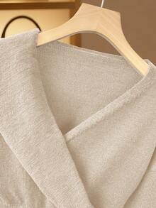 Franclia Áo len nữ mùa thu/đông kiểu dáng trang trọng, cổ chéo, vai rớt, tay dài, màu trơn, cài khuy giả bằng kim loại, tay phồng. - Màu be - Xem 3