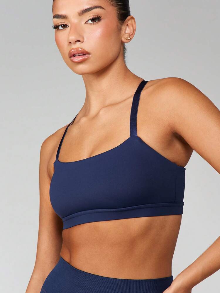 MISSGUIDED Active Cross Back Scoop Neck Sports Bra With Moisture Wicking Performance Fabric For Workout Training Gym Exercise Medium Support Athletic Compression Bra