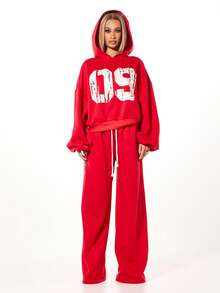 SUMWON WOMEN Áo hoodie hộp màu đỏ cỡ lớn có họa tiết hiệu ứng nứt màu trắng cổ điển, chi tiết lỗ kim loại, mũ trùm đầu, tay dài - Đỏ - Xem 3