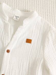 SHEIN 2-Pack Young Boys Boys Casual Sports College Vacation With Textured Fabric Stand-Up Collar Shirt And Trousers Suitable For Kids Outfits Young Boy Clothes Back To School Boys Set Suitable For Birthday Parties, Evening Parties, Performances, Weddings, Baptisms, Opening Ceremonies Daily Suitable For Daily Use Suitable For School Suitable For Travel Suitable For Sports Suitable For Spring And Summer Seasons