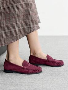 CUCCOO BIZCHIC 女士时尚勃艮第绒面革舒适休闲乐福鞋，适合通勤、户外散步、工作、日常穿着，百搭平底鞋 - 酒紅色 - 查看 5