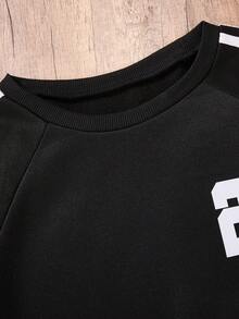 Vacaura 2 件套青少年男孩休闲学院风图案印花抽绳圆领运动衫套装，适合秋冬休闲、学校、运动装