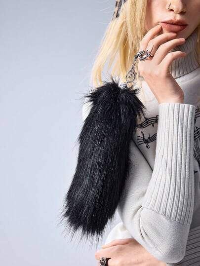 1pc Y2K Vintage Fashion Delicate Minimalist Luxury Dark Goth Style Fluffy Faux Fur Black Solid Fox/Wolf/Raccoon Tail Keychain Bag Charm, Suitable For Cosplay, Daily Wear, Gift