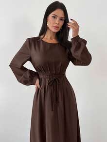 Firerie Robe élégante et décontractée pour le bureau, couleur unie marron, manches longues, col rond, taille plissée avec ceinture, coupe évasée en forme de X, tenue d'automne/hiver, nouvelle robe femme pour l'automne/hiver