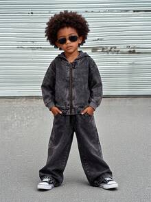 男童牛仔套装两件套，深灰色水洗牛仔连帽外套和裤子，秋/春季款