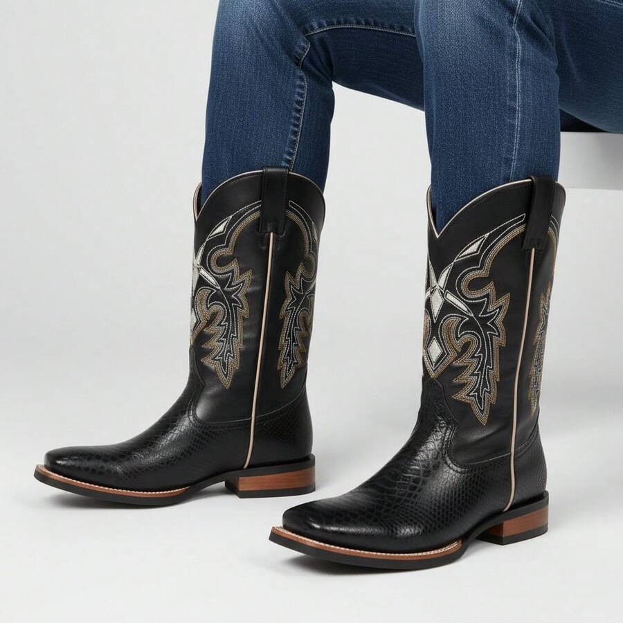 Bota Vaquera Clásica para Hombre - Estilo 0203 - Bordado  Elegante en Caña - Punta Semi-Cuadrada y Tacón Vaquero Cubano - Calzado de Fiesta y Rodeo de Alto Impacto. - Negro - Ver 1