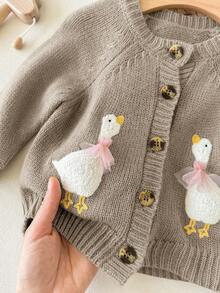 SHEIN 新生女宝宝可爱卡通图案针织开衫，适合秋冬季节穿着