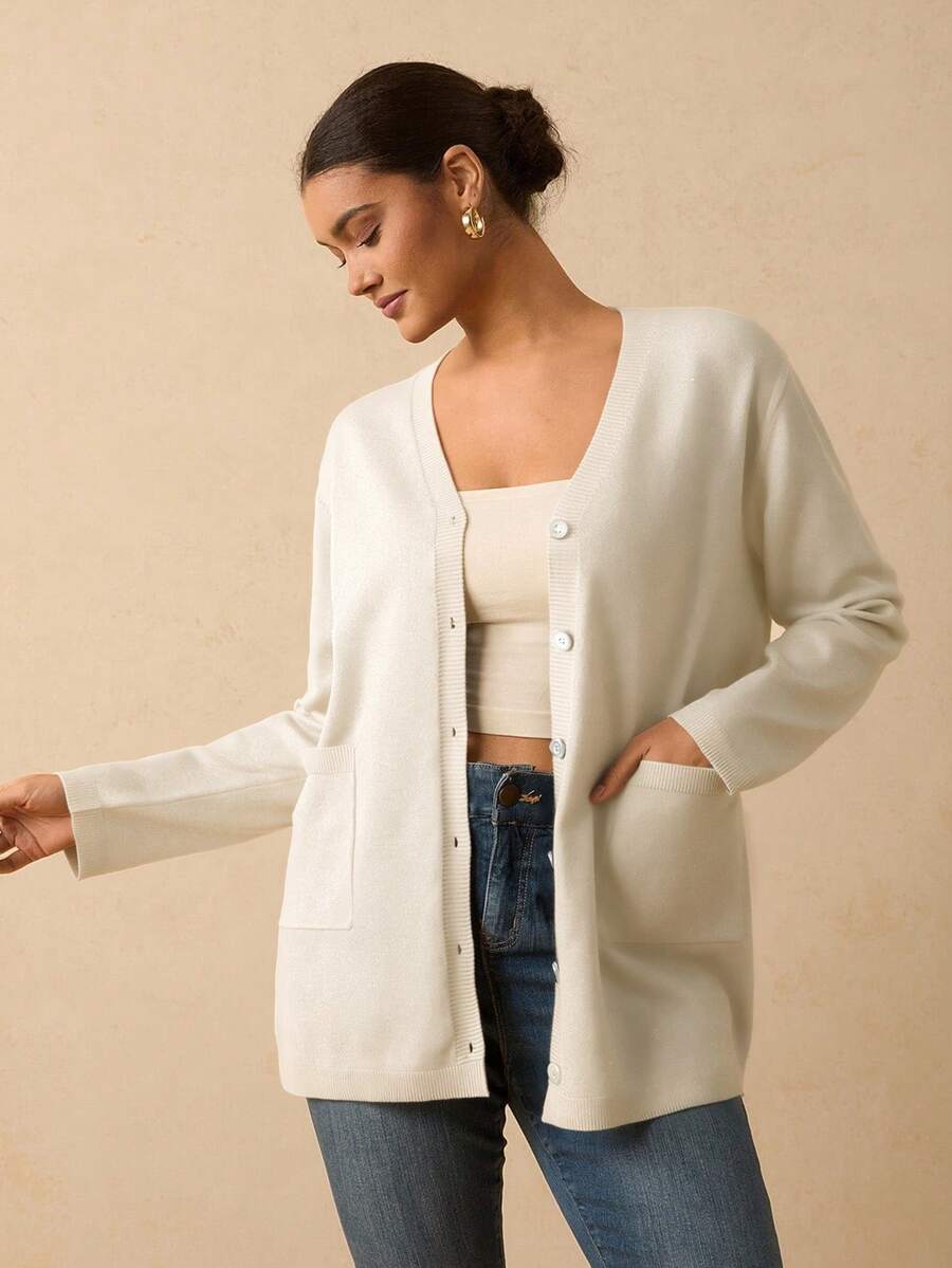 Travachic 秋冬季大码女式纯色V领休闲纽扣开襟毛衣 - 白色 - 查看 1