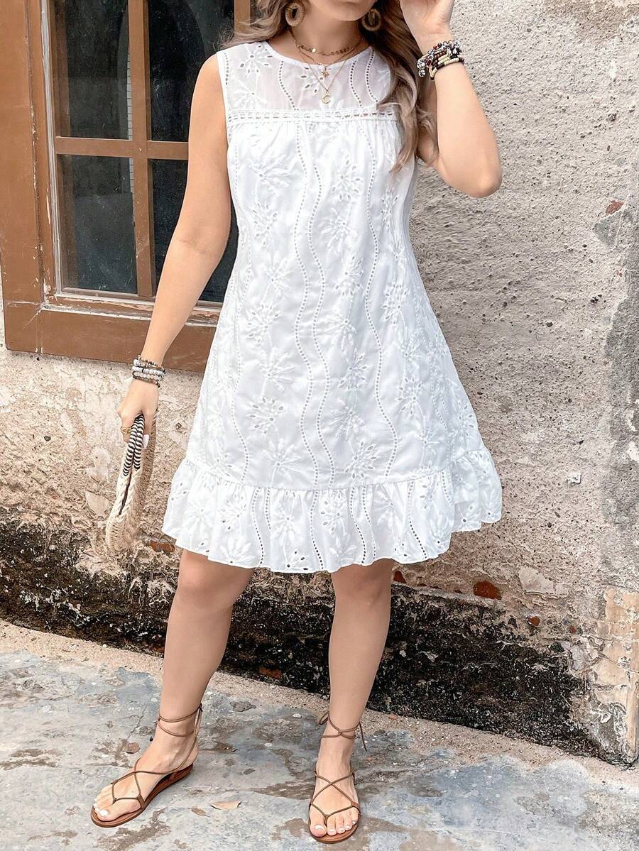 Breezaya 大尺寸無袖裙,具有詳細的刺繡和空心設計 - 白色 - 查看 1