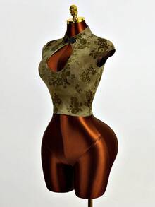 Mistrie 植绒花卉面料镂空领装饰短袖立领性感露脐女式T恤 - 黃色 - 查看 6