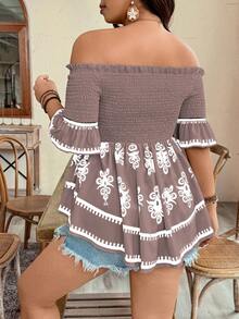 SHEIN Clasi Áo kiểu nữ cỡ lớn, phong cách thường ngày, in họa tiết, lệch vai, thắt eo, vạt bất đối xứng, thích hợp cho kỳ nghỉ hè. Trang phục nữ. - Màu Khaki - Xem 2