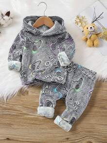 SHEIN 男婴电子游戏图案毛绒连帽衫和裤子睡衣套装 - 灰色 - 查看 1