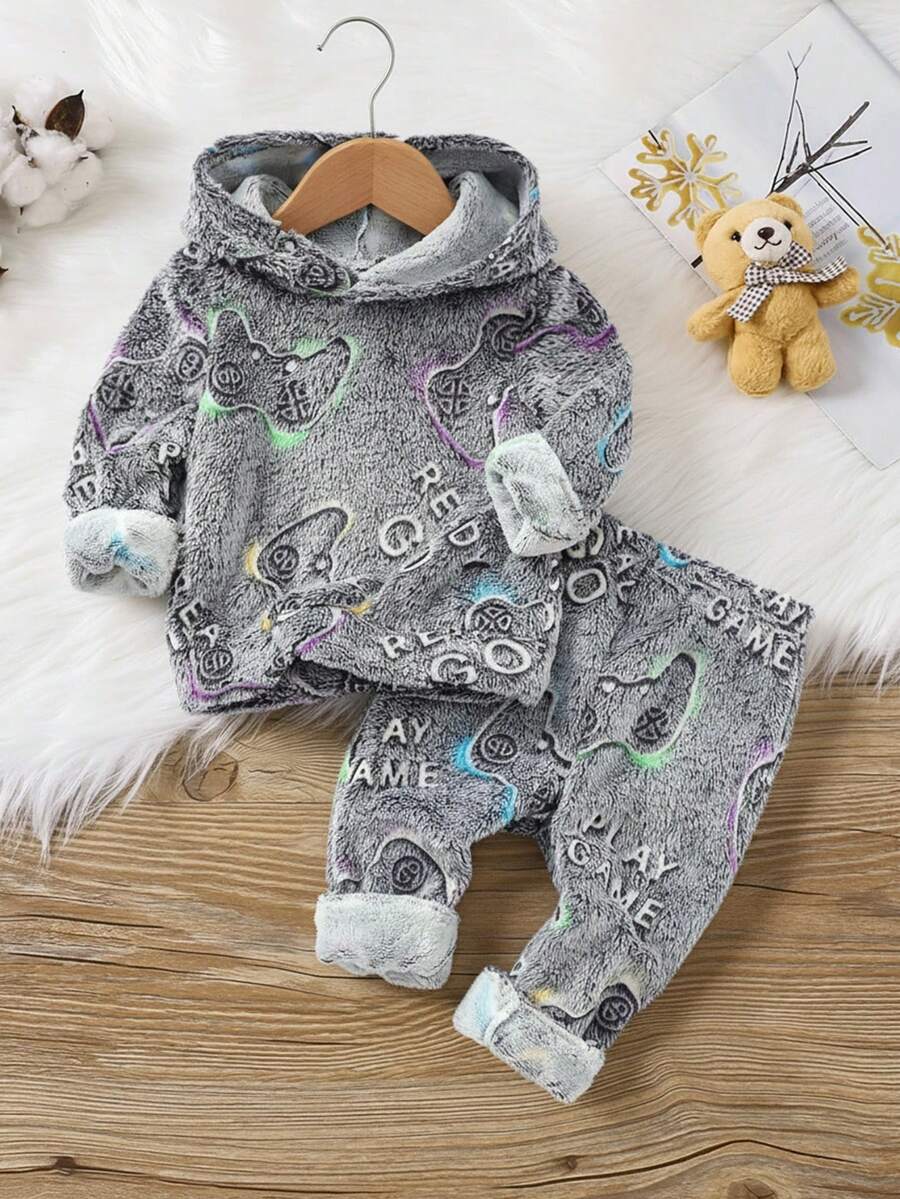SHEIN 男婴电子游戏图案毛绒连帽衫和裤子睡衣套装 - 灰色 - 查看 1