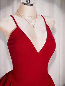 SHEIN ICON Plus Size Women's Solid Red Mini A-Line Peplum Deep V-Neck Sexy Elegant Waist Backless A-Line Dress, Party Dress, Christmas, Banquet, Date, Valentine's Day/Winter - Red - View 6