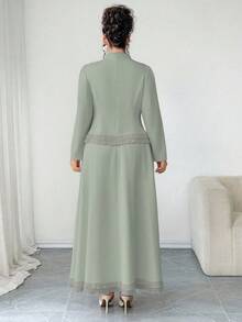 SHEIN Elenzya 大码挺括梭织面料高领长袖不规则弧形开衩金色纽扣装饰收腰A字下摆荷叶边修身衬衫 + 收腰喇叭形荷叶边半裙，优雅百搭，适合外出、通勤、聚会、约会等场合，两件套 - 綠色 - 查看 2