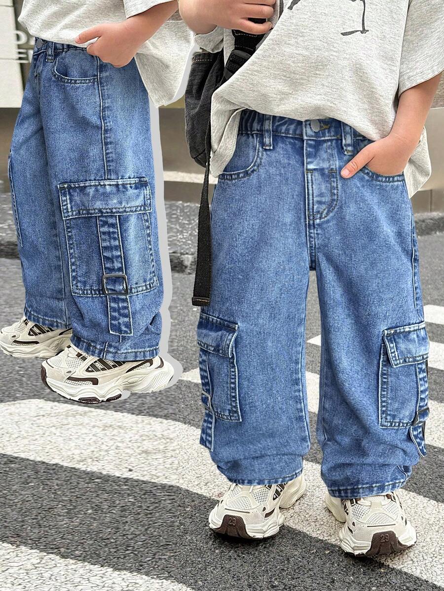 SHEIN 男童时尚做旧水洗宽松黑色牛仔裤，带工装口袋，休闲百搭，适合儿童街头春季服装搭配 - 淺色水洗藍 - 查看 1