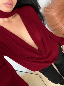 MainGRL Elegante e sexy blusa a maniche lunghe con scollo a V profondo in chiffon con fiocco - Bordò - Visualizzare 1
