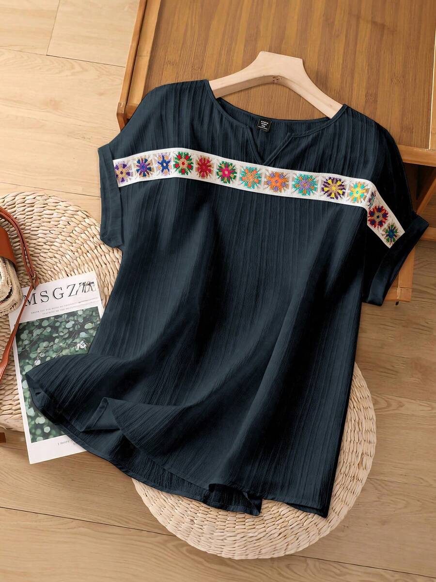 Linhara Blouse ample et décontractée pour femmes grandes tailles, en splice au crochet coloré avec col cranté à manches courtes. Style mode polyvalent, adapté pour le printemps et l'été. - Bleu azur - Voir 1