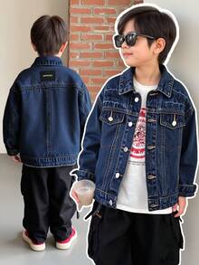 男童新款时尚休闲复古宽松藏蓝色牛仔夹克，带贴布，适合秋冬季日常穿着、街头风、圣诞节、新年、感恩节等场合，时尚百搭，保暖舒适，蓝色外套，Y2K风格，超大款外套，宽松外套，2000年代风格