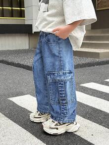 SHEIN 男童时尚做旧水洗宽松黑色牛仔裤，带工装口袋，休闲百搭，适合儿童街头春季服装搭配 - 淺色水洗藍 - 查看 5