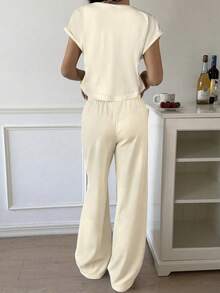 CovetEZ 女式蝙蝠袖圆领上衣和裤子家居服套装 - 杏色 - 查看 2