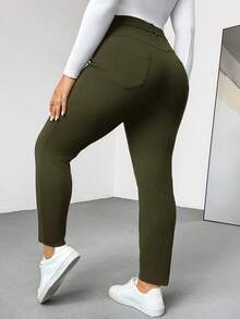 SHEIN Essnce 大码女装春夏时尚休闲舒适基础款日常百搭修身高弹力紧身裤，女士下装，曲线裤，工作裤，办公室女装，机场女装，简约风格，教师装，弹力舒适裤 - 軍綠色 - 查看 6