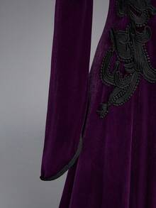 ROMWE Gothic Retro Palace Style Contrast Color Lace Trim Velvet Long Jacket For Women - Purple - View 4