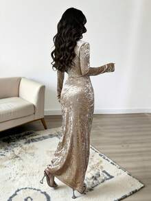 SHEIN Elenzya 女士秋冬优雅丝绒圆领金属装饰长袖褶皱收腰修身连衣裙，适合日常穿着、婚礼、正式场合、通勤、毕业派对、假日、约会、聚会、万圣节、圣诞节、新年、感恩节等场合。 - 杏色 - 查看 2