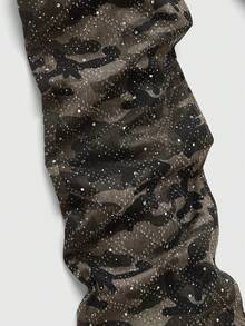 ROMWE MEN Street Life Jeans camuflaje con destellos y volantes en capas para hombre