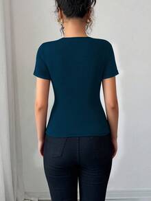 Elenzga Áo thun tay ngắn màu xanh tím than, thiết kế khoét lỗ độc đáo và thanh lịch dành cho nữ, có điểm nhấn là vòng kim loại ở eo - Màu xanh bụi bặm - Xem 2