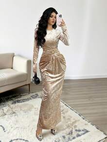 SHEIN Elenzya 女士秋冬优雅丝绒圆领金属装饰长袖褶皱收腰修身连衣裙，适合日常穿着、婚礼、正式场合、通勤、毕业派对、假日、约会、聚会、万圣节、圣诞节、新年、感恩节等场合。 - 杏色 - 查看 6