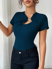 Elenzga Áo thun tay ngắn màu xanh tím than, thiết kế khoét lỗ độc đáo và thanh lịch dành cho nữ, có điểm nhấn là vòng kim loại ở eo - Màu xanh bụi bặm - Xem 4