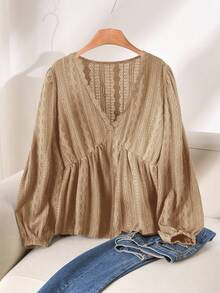 CosyJoli 女士加大码V领长袖收腰纹理棕色长袖T恤，休闲百搭日常穿着 - 卡其色 - 查看 3