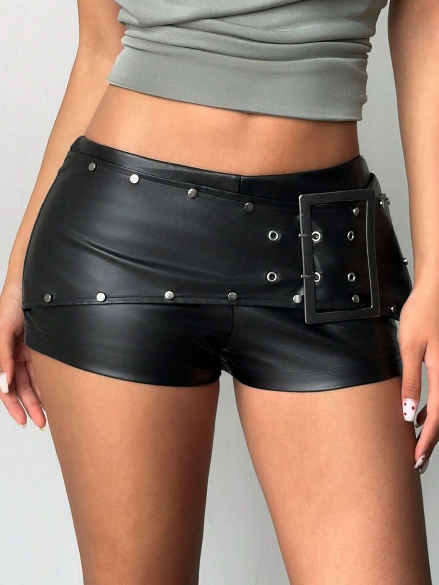 Aloruh 女士新款高街休闲性感优雅前卫Y2K风通勤外出约会铆钉巨型扣黑色PU紧身超低腰超短裤 - 黑色 - 查看 1