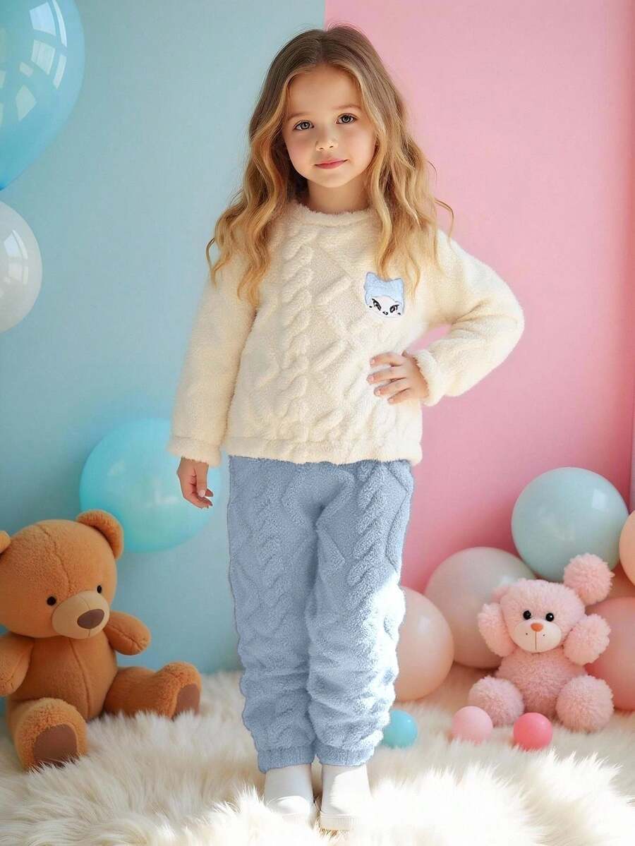 SHEIN Playful Pals 女童秋冬淺藍色提花抓絨套頭上衣與長褲套裝,可愛刺繡圖案,彈性袖口與下擺,女孩日常必備穿搭 - 淺藍色 - 查看 1