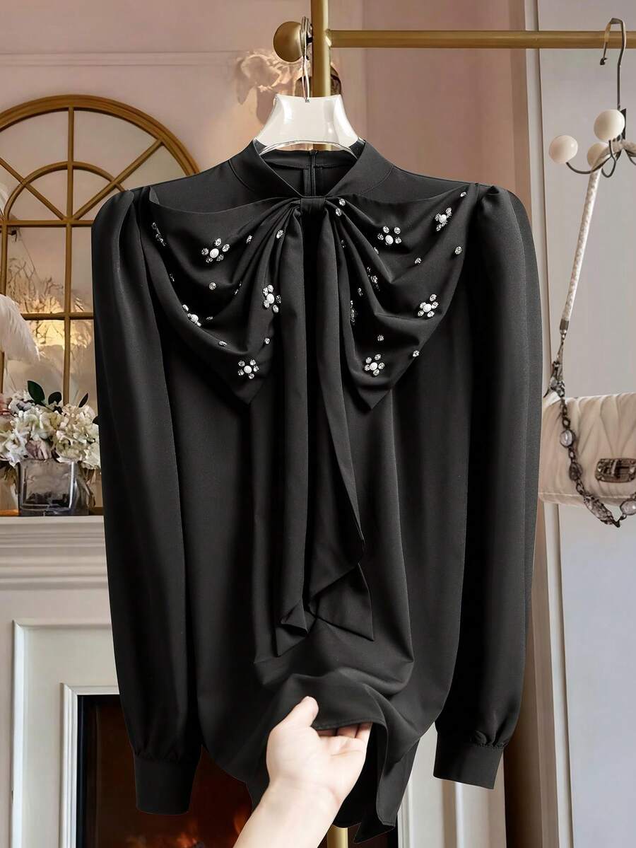 Modelyn Blusa de manga larga con decoración de mariposa y perla, estilo elegante de palacio para mujer de talla grande - Negro - Ver 1