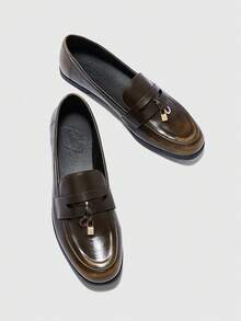 CUCCOO BIZCHIC Women's Fashion Lock Decor Casual Commuter Flats For Christmas - Khaki - View 10