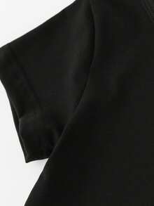 Vacaura Tween Boy 简约红白格子、字母和标语印花短袖 T 恤和短裤套装，休闲风格