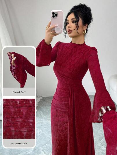 Modelyn Fransk designad spetsklänning med hög hals och knytning i midjan och rynkad slim fit för kvinnor