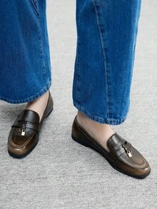 CUCCOO BIZCHIC Women's Fashion Lock Decor Casual Commuter Flats For Christmas - Khaki - View 4