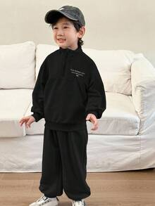 Genkimix Kids 两件套男童字母印花休闲上衣 + 纯色锥形休闲裤 - 黑色 - 查看 6